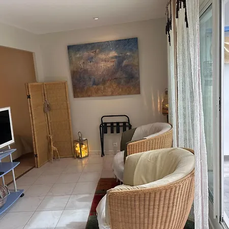 Apartment Appt, Terrasse ,velo , Plages & Port A Proximite , Idealement Bien Situe, Dernier Etage