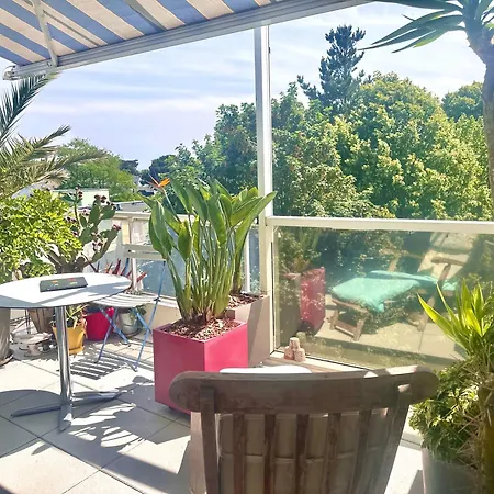 Apartment Appt, Terrasse ,velo , Plages & Port A Proximite , Idealement Bien Situe, Dernier Etage