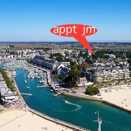 Appt, Terrasse ,velo , Plages & Port A Proximite , Idealement Bien Situe, Dernier Etage Apartmán *