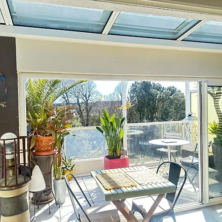 Appt, Terrasse ,velo , Plages & Port A Proximite , Idealement Bien Situe, Dernier Etage Apartment *