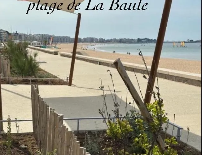 Appt, Terrasse ,velo , Plages & Port A Proximite , Idealement Bien Situe, Dernier Etage Apartment *