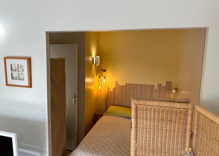 Appt, Terrasse ,velo , Plages & Port A Proximite , Idealement Bien Situe, Dernier Etage Apartment *